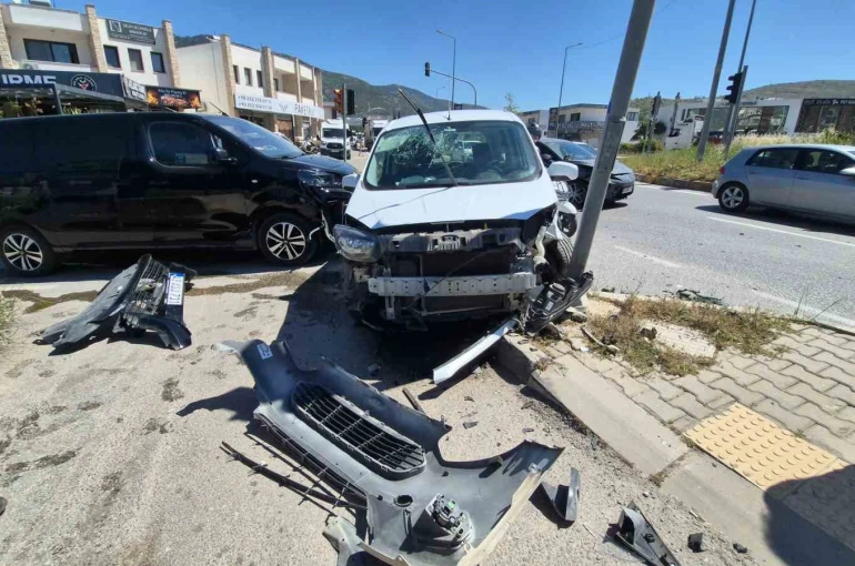 Sahil Güvenlik aracı kaza yaptı: 2 yaralı 