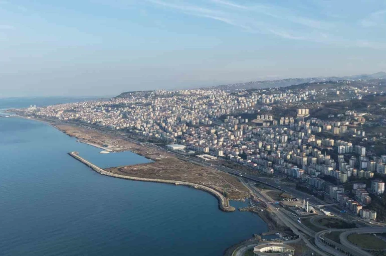 Sahile sığmayan şehir yamaçlara tırmanıyor