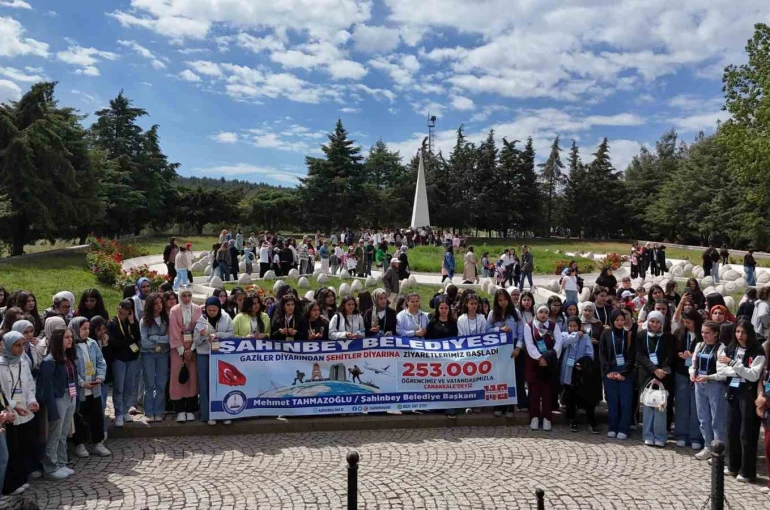 Şahinbey, 253 bin gazi torununu özel uçakla şehit topraklarına ulaştırdı 