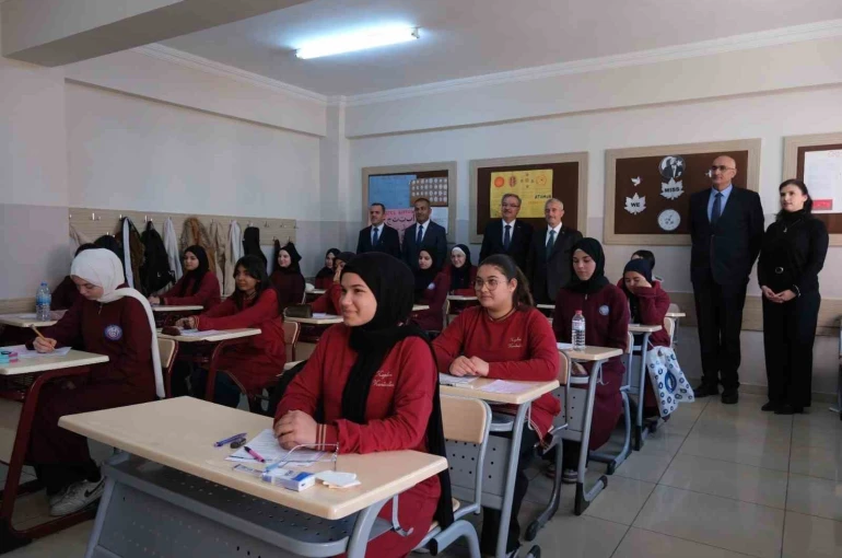 Şahinbey’de umre ödüllü kitap okuma yarışmasının 8’incisi düzenlendi 