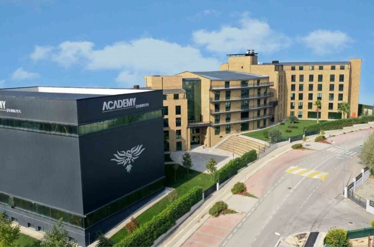 Şahinkaya’dan başarılı öğrencilere burs imkanı 