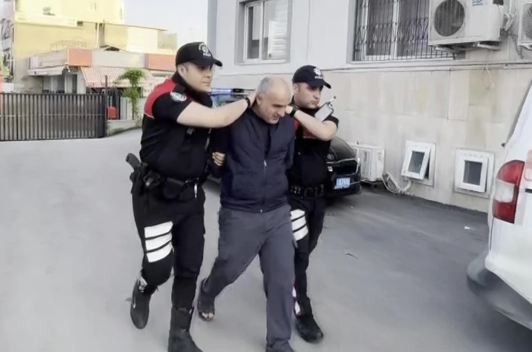 Sahipsiz köpeği sopayla döven şahıs gözaltına alındı 