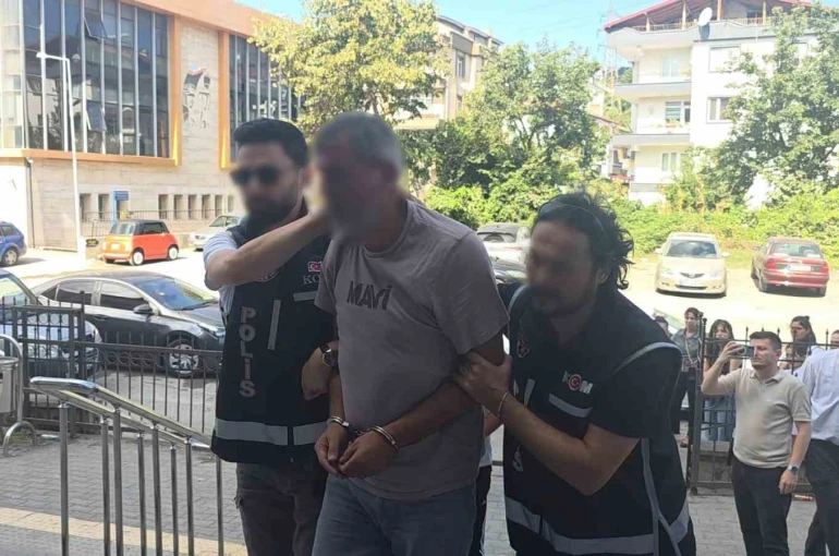 Sahte altın oyunu kuyumcunun dikkatiyle bozuldu: 2 kişi yakalandı