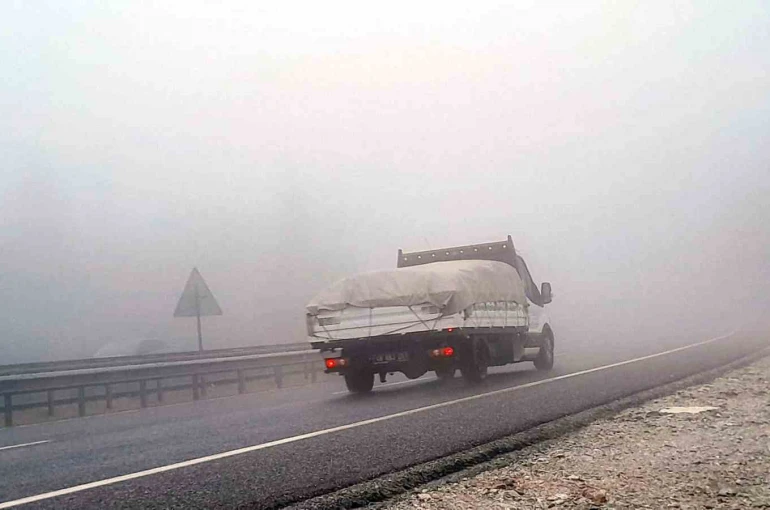 Sakar rampasında yoğun sis: Görüş mesafesi 5 metreye düştü 