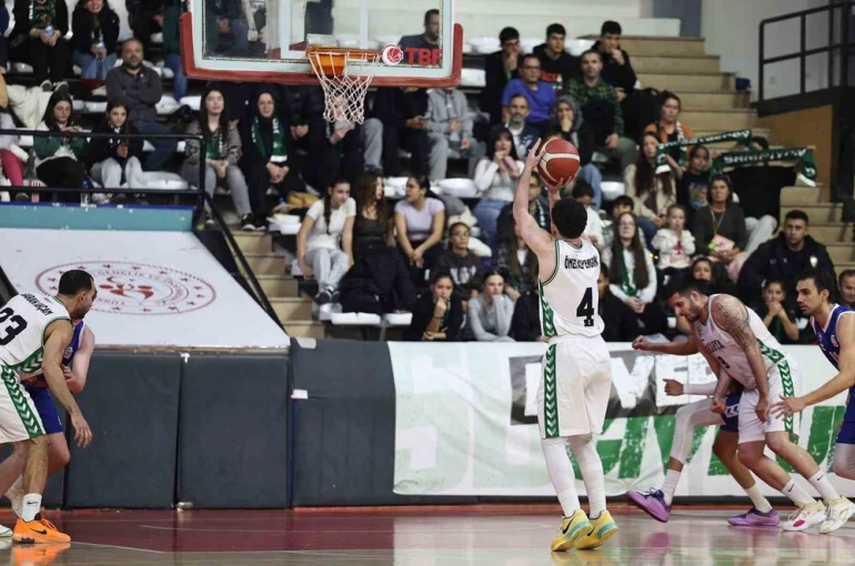 Sakarya Büyükşehir basket takımı namağlup unvanını korumak için parkeye çıkacak 