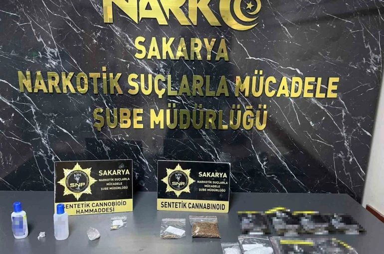 Sakarya polisinden 3 ilçede uyuşturucu operasyonu: 4 gözaltı 