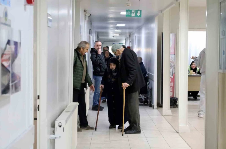 Sakarya’da 30 yıllık evli çiftlere ücretsiz sağlık taraması hizmeti 