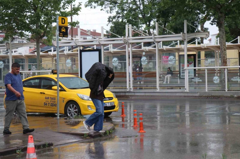 Sakarya’da yağış hayatı olumsuz etkiledi 