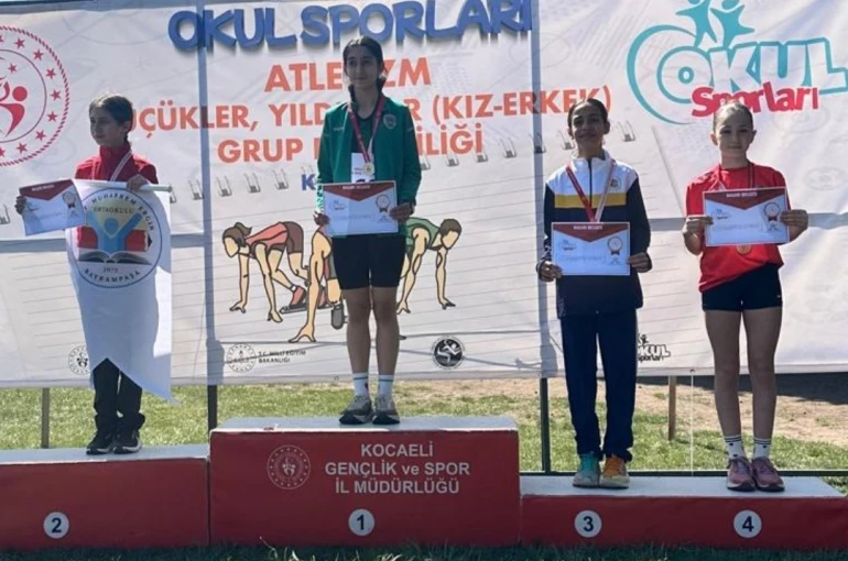 Sakaryalı atletler Bursa ve Kocaeli’den derecelerle döndü 