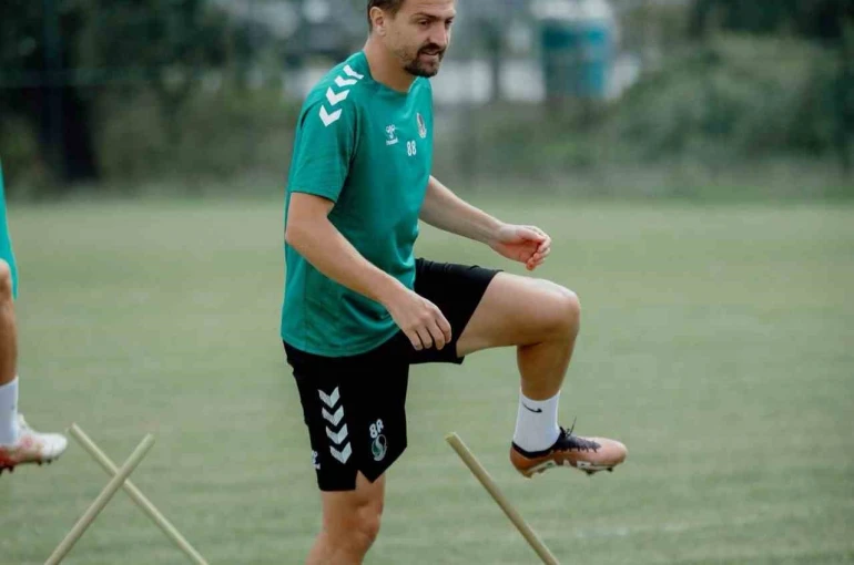 Sakaryaspor’da Caner Erkin ve Burak Altıparmak affedildi 