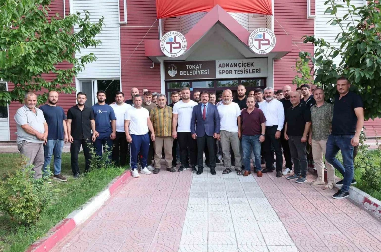 Saldırıya uğrayan başpehlivan Serhat Elvan, Tokat Belediye Spor Kulübü’ne transfer oldu