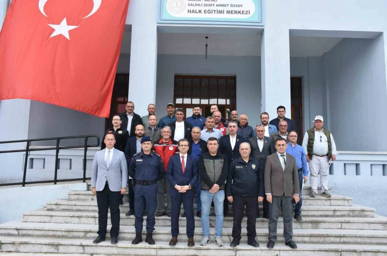 Salihli’de gönüllülere orman yangını eğitimi 