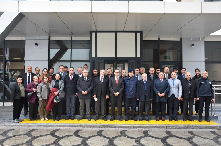 Salihli’de hizmet zirvesi: Yatırımlar, projeler ve koordinasyon ele alındı 