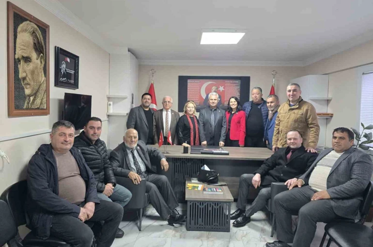 Salihlili muhtarlar yeni başkanını seçti