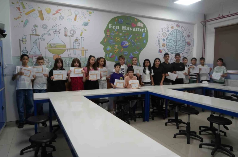 Samsun’da 13 ikiz öğrencinin karne heyecanı 
