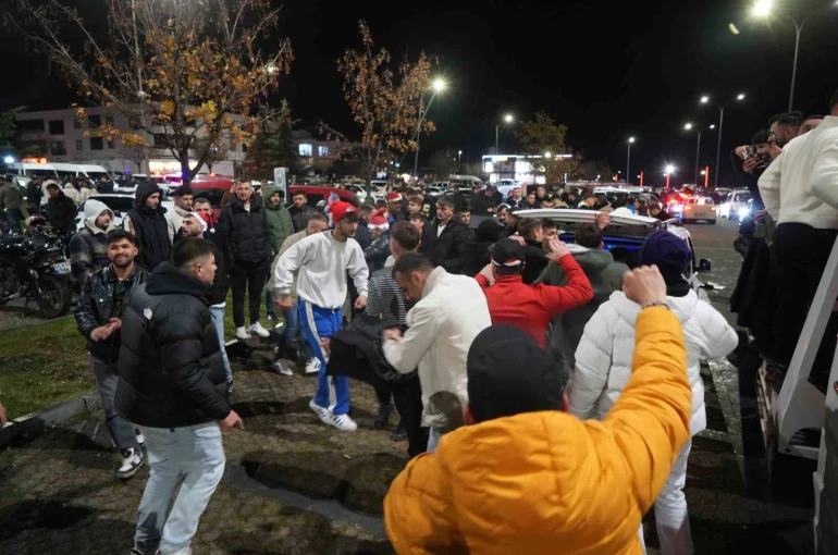 Samsun’da 2026 coşkusu: Yüzlerce kişi yeni yıla dans ve müzikle girdi