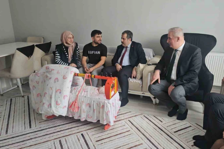 Samsun’da Aile ve Gençlik Fonu’ndan yararlanan aile bebek sevincini yaşadı