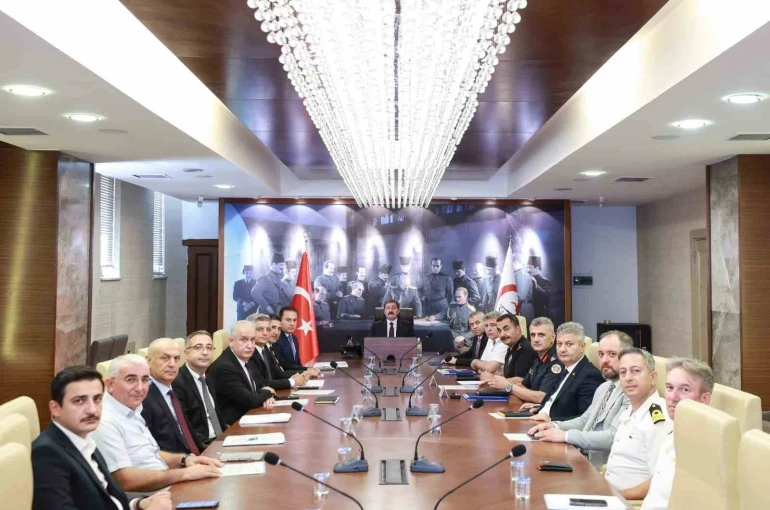 Samsun’da eğitim-öğretim yılı öncesi asayiş ve trafik tedbirleri toplantısı 