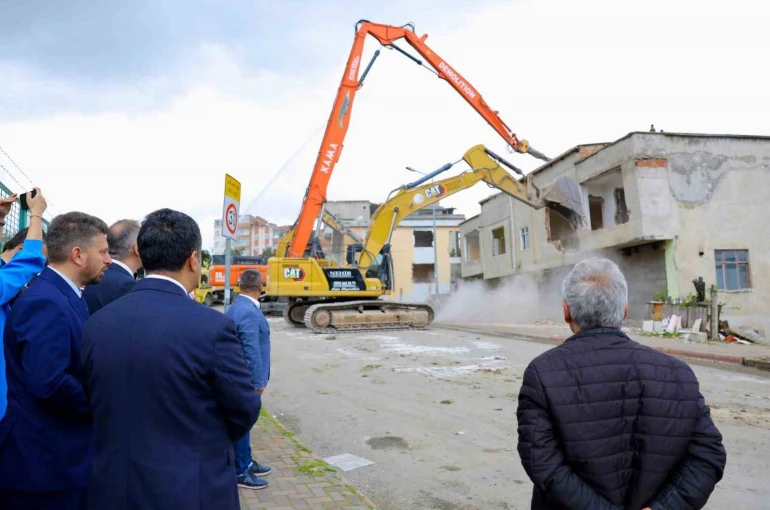 Samsun’da kentsel dönüşümde yıkım başladı 