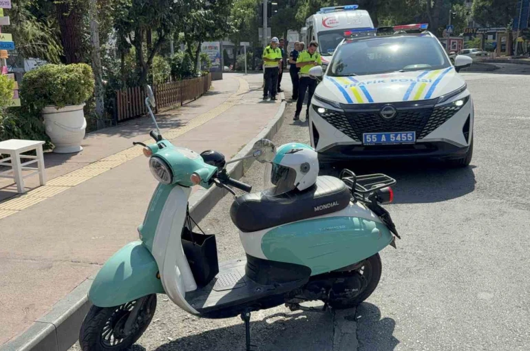Samsun’da motosiklet ile otomobil çarpıştı: 2 yaralı