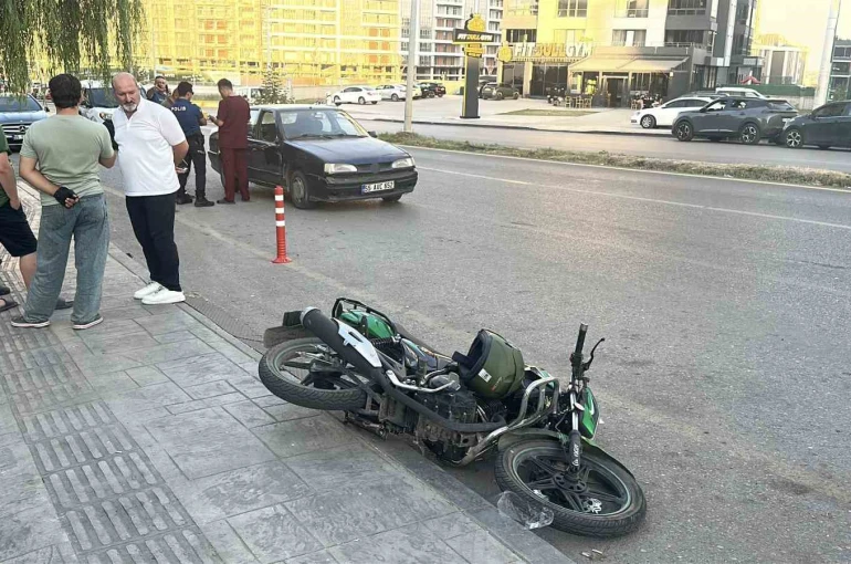 Samsun’da otomobil ile motosiklet çarpıştı: 1 yaralı