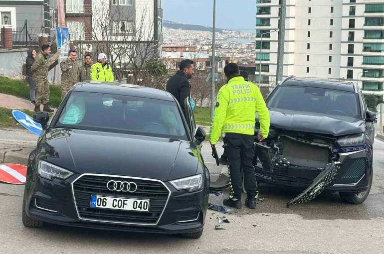 Samsun’da SUV ile otomobil çarpıştı 