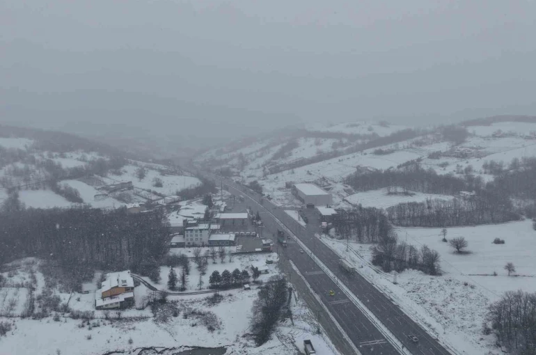 Samsun’da yüksek kesimler beyaza büründü 