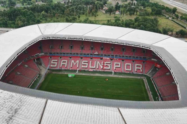 Samsunspor’un stat zemini yeni sezona hazırlanıyor: Hibrit çim uygulamasına başlandı 