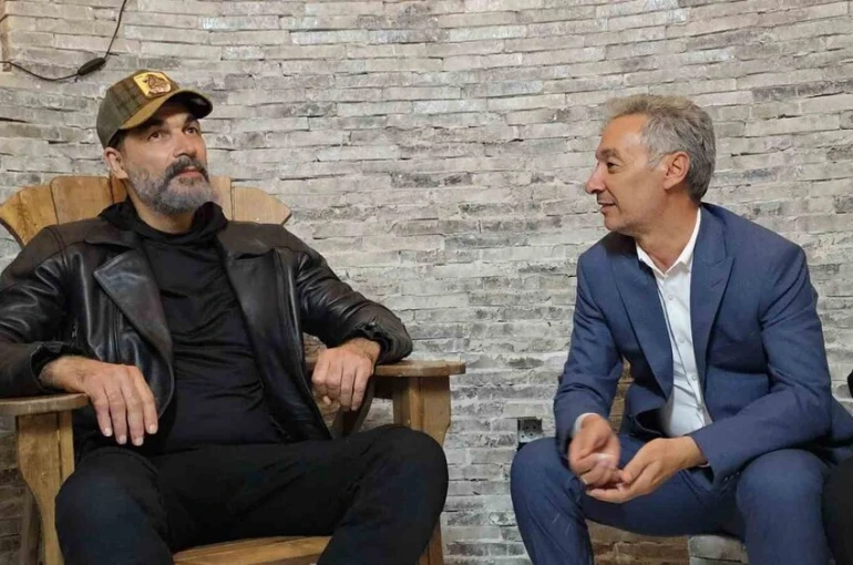 Sanatçı Uğur Işılak’tan Tuz Gölü Obası’na ziyaret 