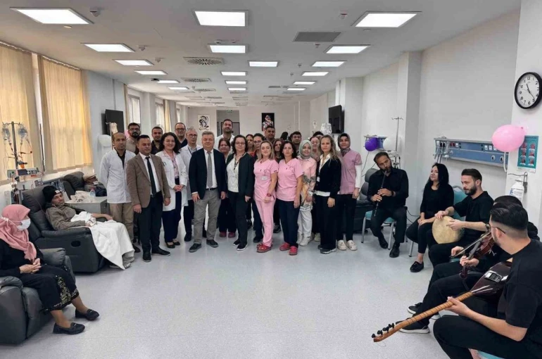 Sanatla Umuda Dokunuş etkinliği hastalara moral oldu 