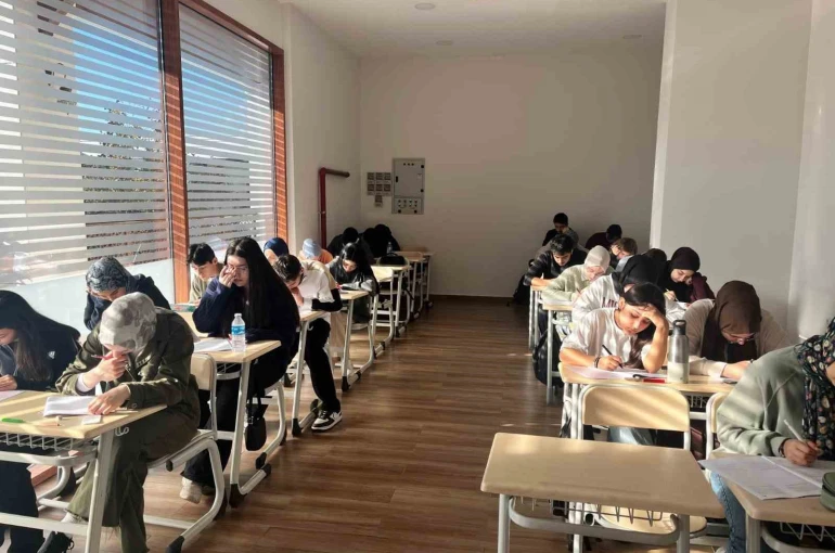 Sancaktepe Belediyesi’nden gençlere gerçeğini aratmayan TYT deneme sınavı 