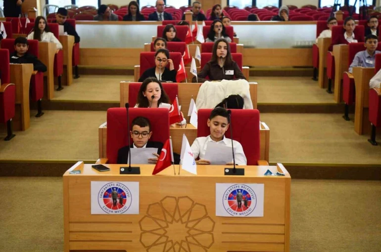 Sancaktepe’de Dünya Çocuk Hakları Günü’nde ’Çocuk Meclisi’ ilk oturumunu gerçekleştirdi