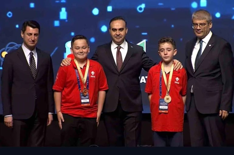 SANKO Okulları finallerinde Türkiye birinciliği kazandı 