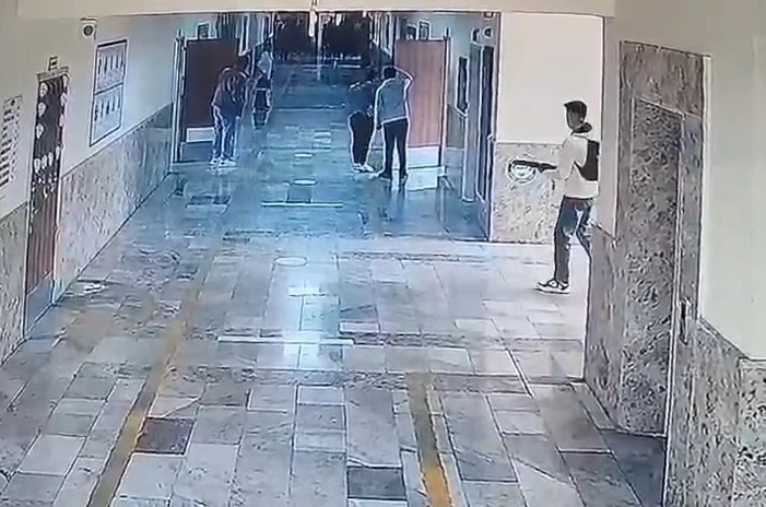 Şanlıurfa’da 16 kişinin yaralandığı saldırı anı güvenlik kamerasına yansıdı 