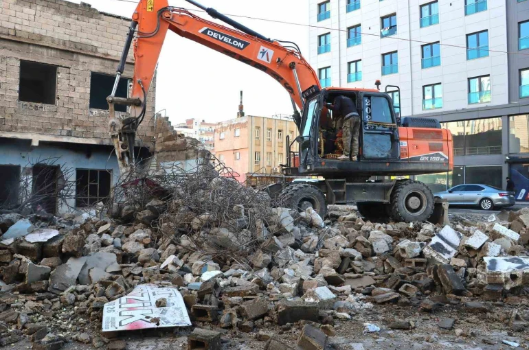 Şanlıurfa’da 59 bağımsız yapının yıkımı tamamladı 
