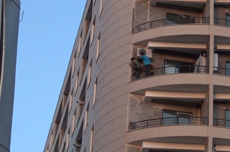 Şanlıurfa’da binanın 8’inci katındaki tehlikeli çalışma yürekleri ağza getirdi 