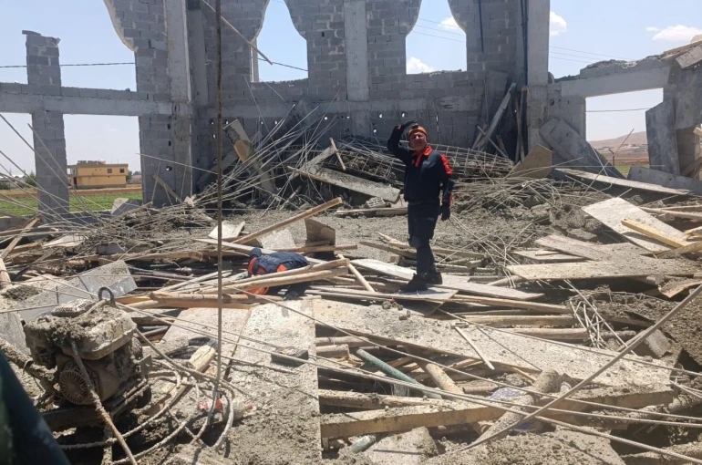 Şanlıurfa’da cami inşaatındaki çökmede 3 işçi yaralandı