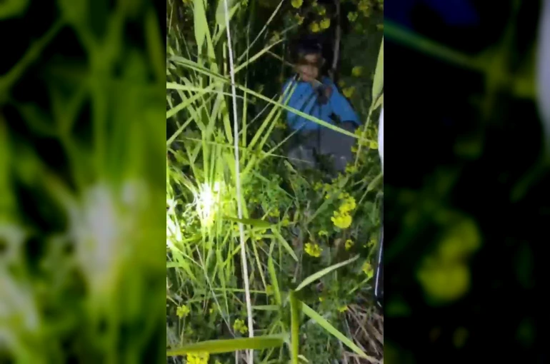 Şanlıurfa’da kayalıklarda mahsur kalan 2 küçük kardeş kurtarıldı 