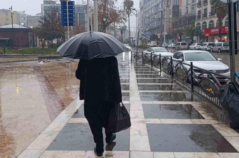 Şanlıurfa’da sağanak yağış etkili oluyor