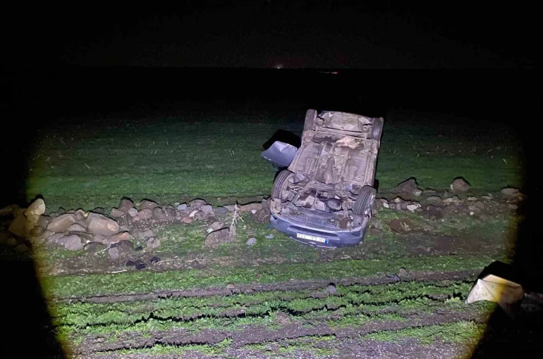 Şanlıurfa’da trafik kazası: Aynı aileden 5 kişi yaralandı 