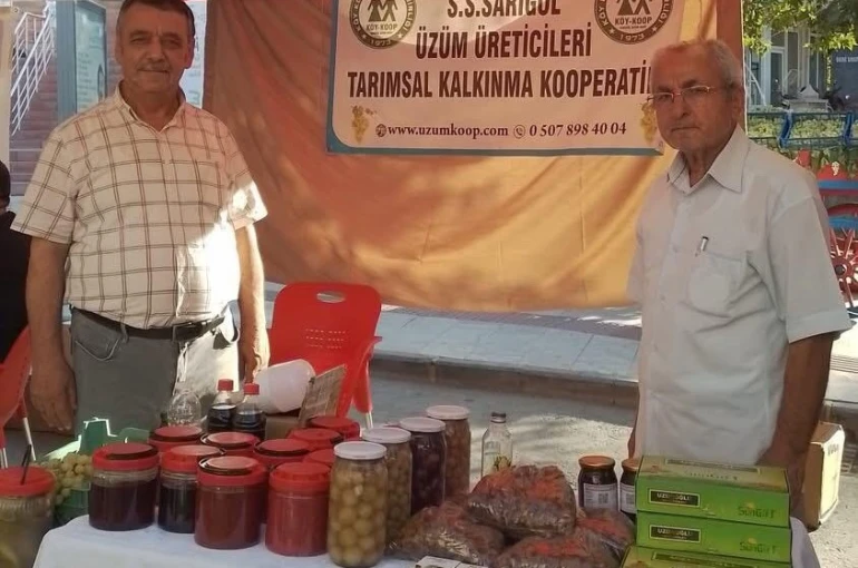 Sarıgöl Üzüm Kooperatifi festivale damga vurdu 
