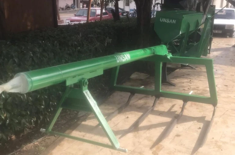 Sarıgöl Ziraat Odası’ndan çiftçilere ekipman desteği 