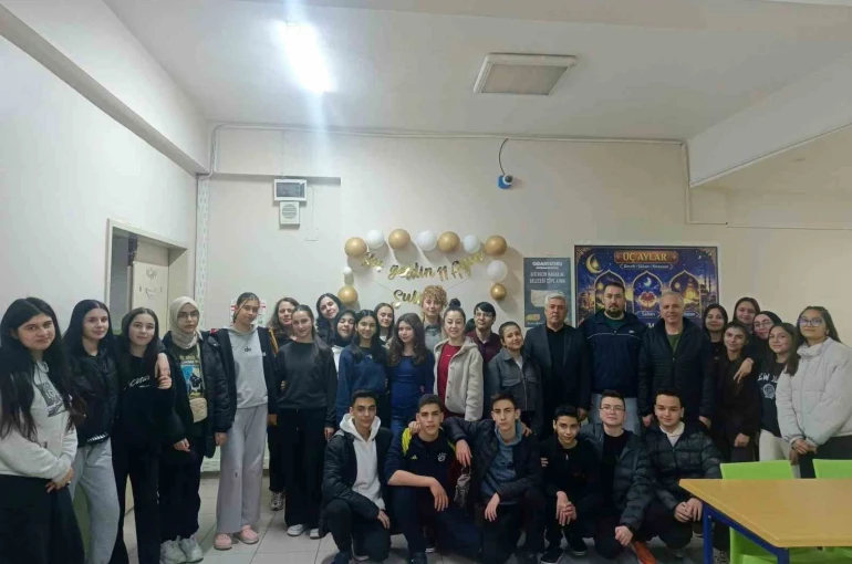 Sarıgöl’de liseliler aynı sofrada buluştu 