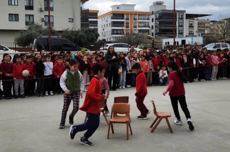 Sarıgöl’ün en büyük ilkokulunda Nevruz kutlandı 
