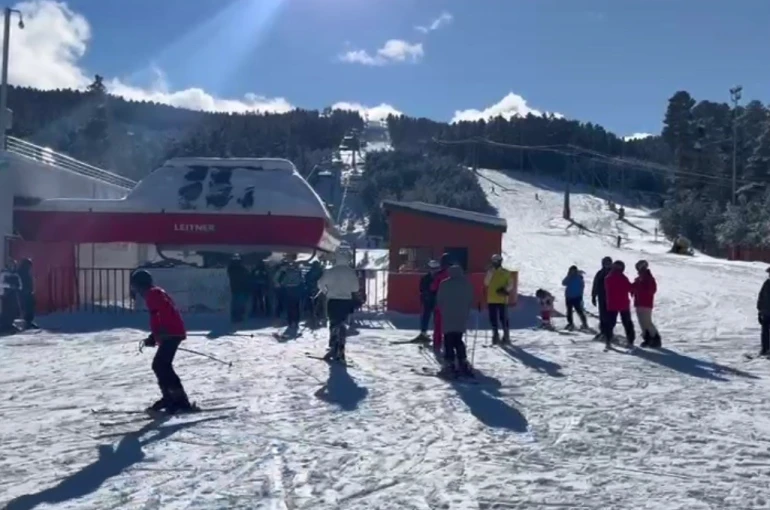 Sarıkamış Kayak Merkezi’nde hafta sonu yoğunluğu 
