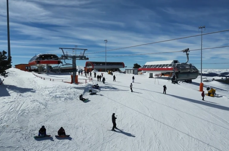 Sarıkamış, snowboard ve kayak tutkunlarını ağırlıyor