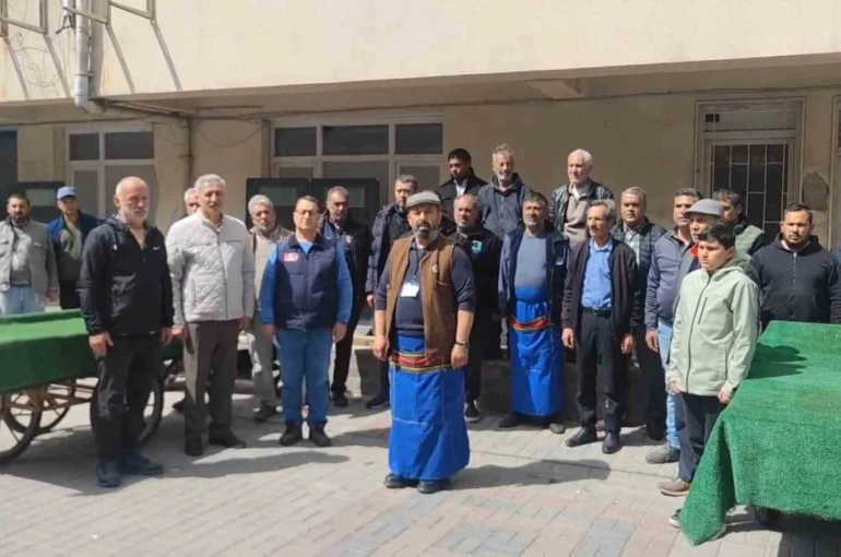 Şarköy’de seyyar satıcılardan belediye önünde açıklama 