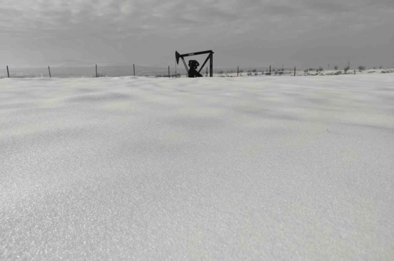 Sason ve Kozluk’ta okullara kar engeli 