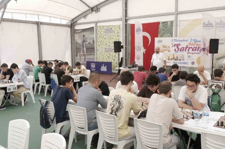 Satranç tutkunlarının büyük mücadelesi nefesleri kesti 