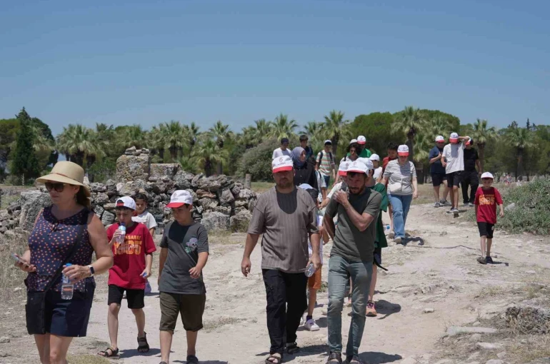 Satranç ustaları Pamukkale ve Hierapolis’e hayran kaldı 